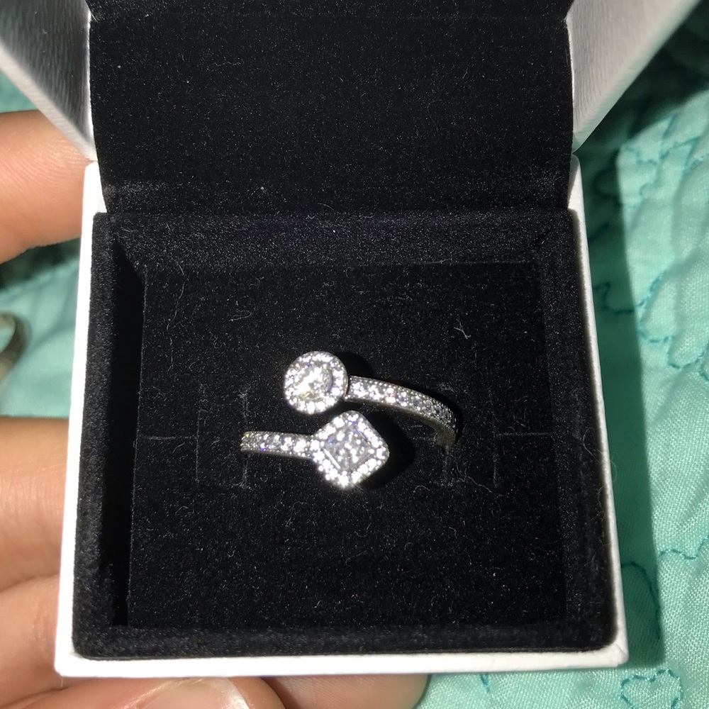 Abstract Elegance Ring